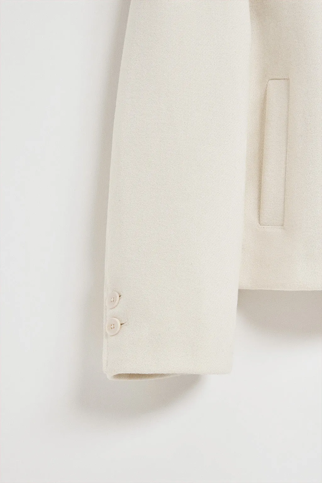 Abrigo corto Lita beige abotonado y detalles Polo Club