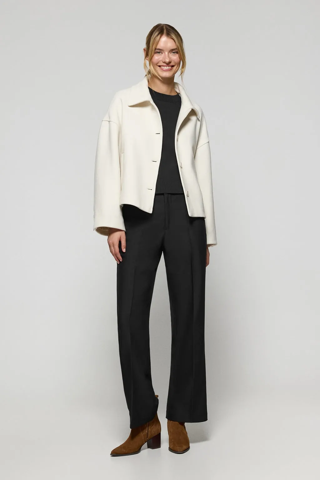 Abrigo corto Lita beige abotonado y detalles Polo Club