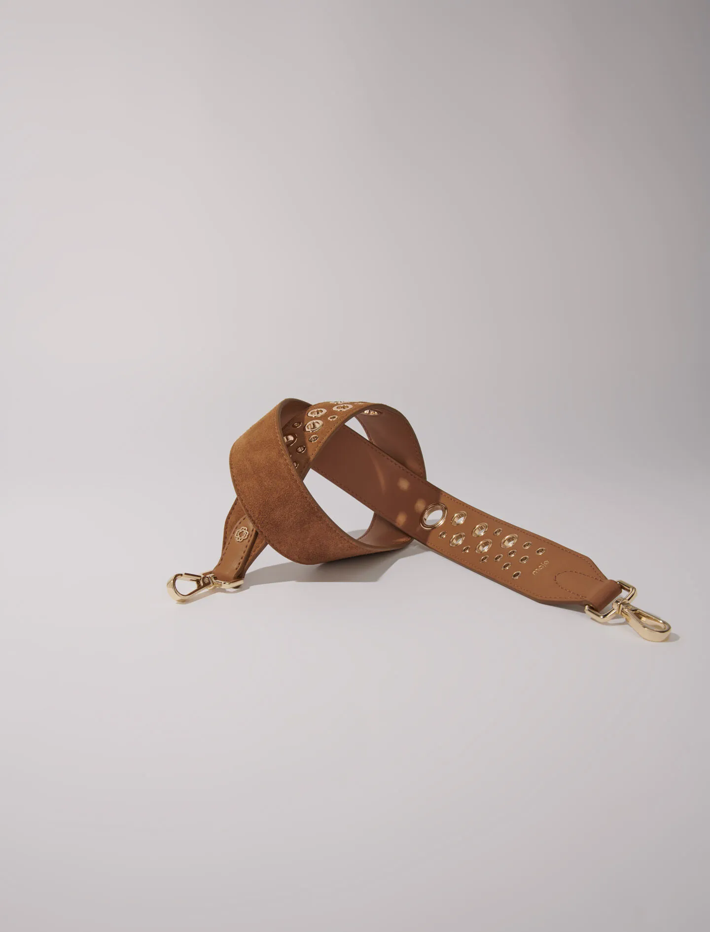 Bandolera de ante con tachuelas