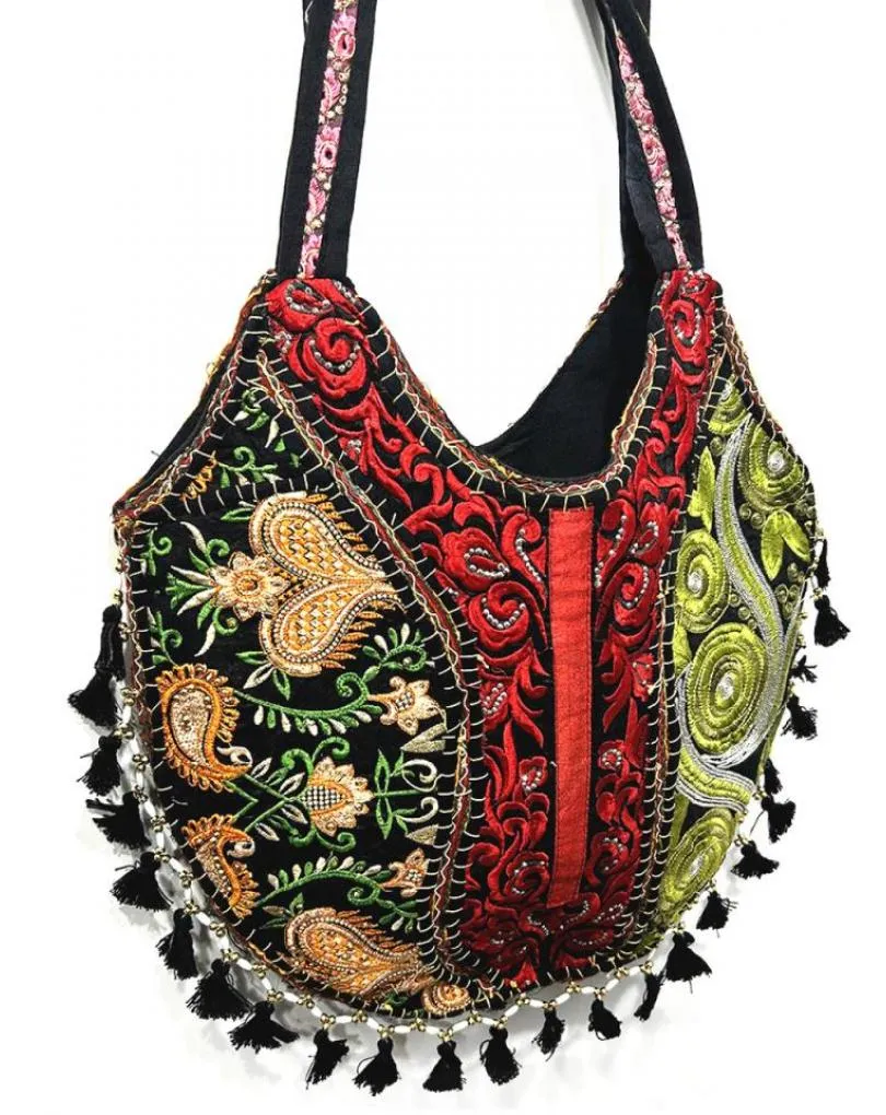 BOLSOS ORIGINALES COLOR NEGRO CON BORDADOS,  UN BOLSO POLIVALENTE PARA NOCHE TARDE O PLAYA