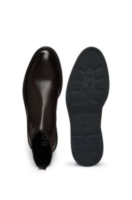 Botines Chelsea de piel con detalle de rayas de la marca