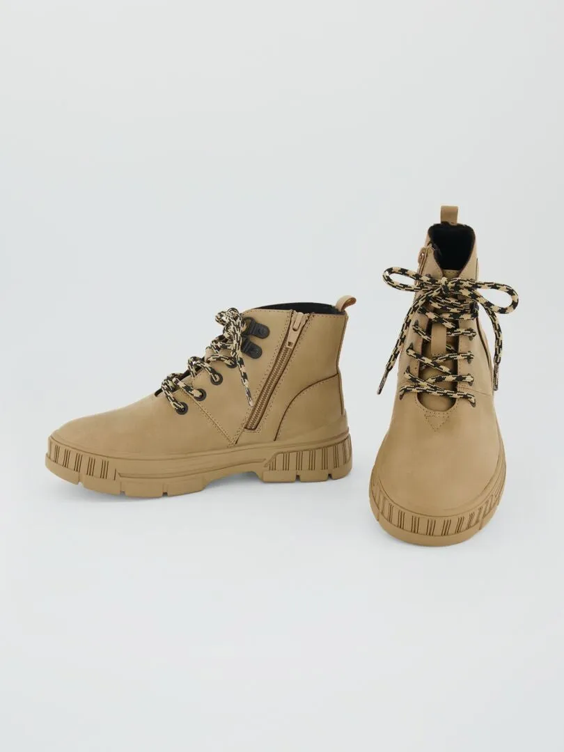 BOTINES DE ESTILO MONTAñERO  MARRON