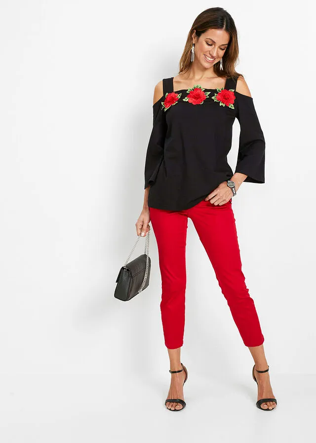 CAMISETA CON HOMBROS AL DESCUBIERTO NEGROROJO DE FLORES