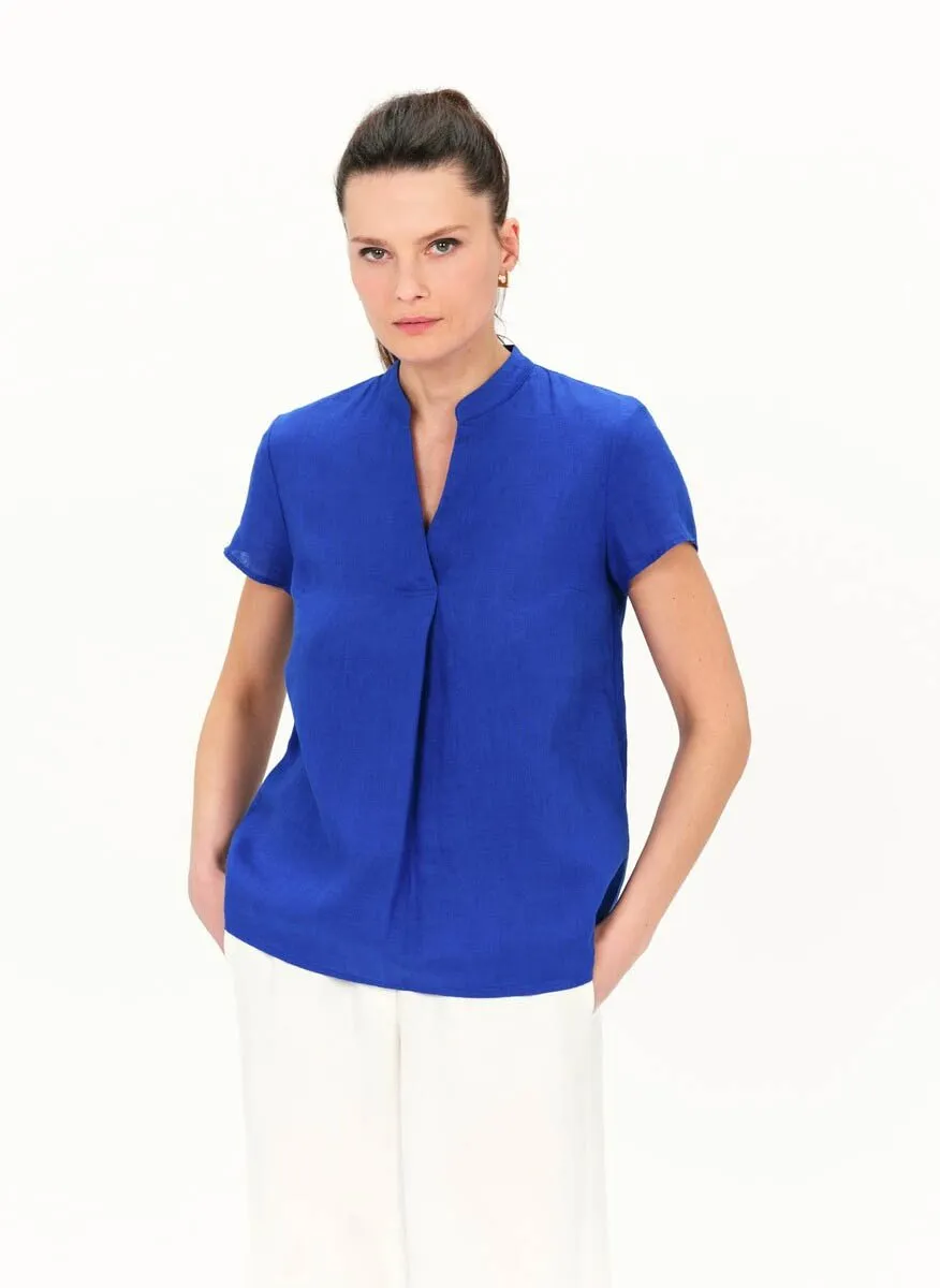 CAROLL KATB  TOP DE LINO CON CUELLO DE PICO EN AZUL