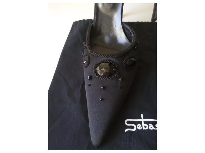Escote de Sebastian Negro 