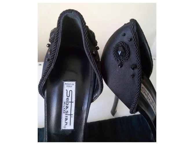 Escote de Sebastian Negro 