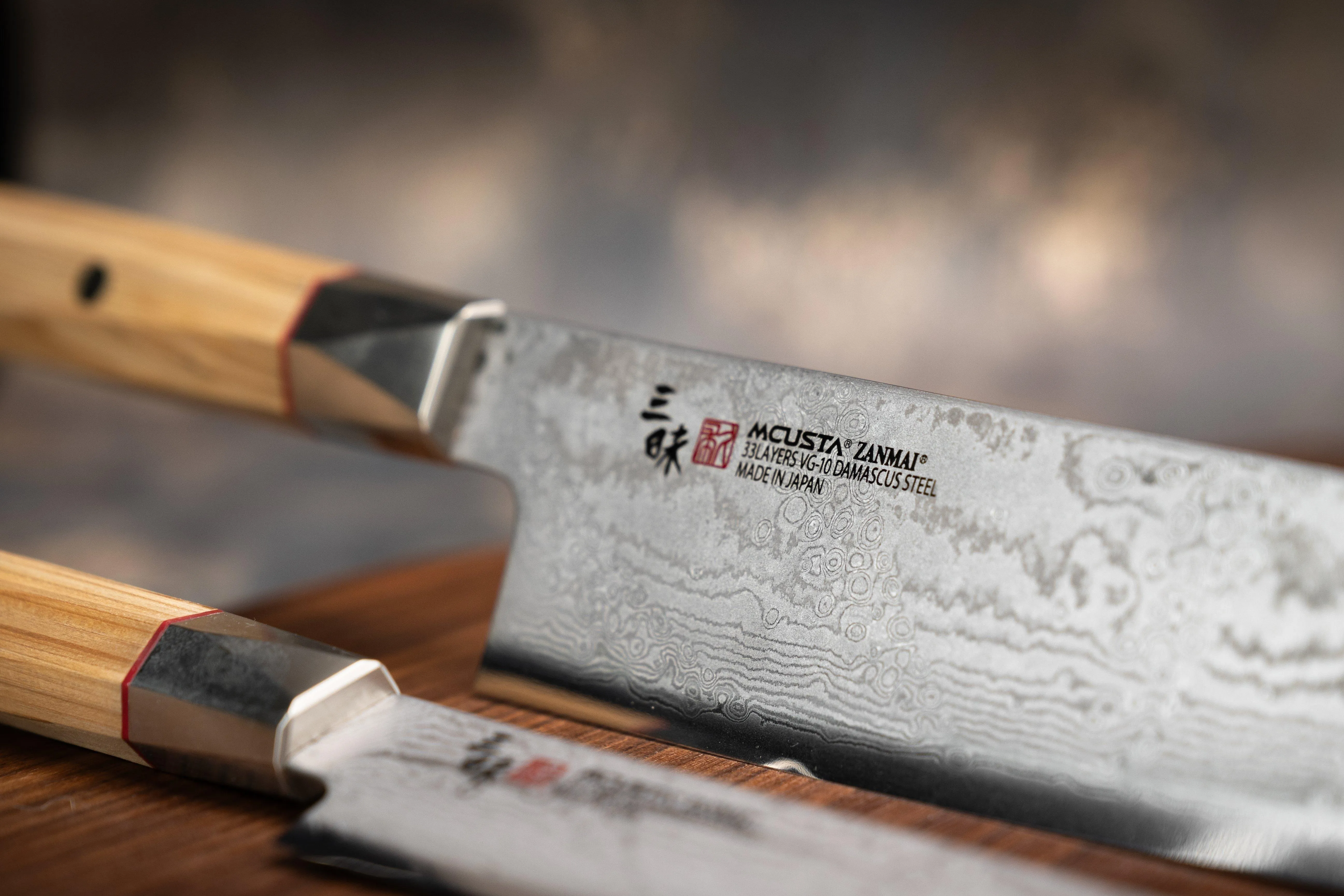 MCUSTA ZANMAI GYUTO ZBX23005DS, 33LAYER DAMASCUS/VG10, HINOKI HANDLE, KNIVESANDTOOLS EXCLUSIVE, CUCHILLO DE CHEF, 21 CM