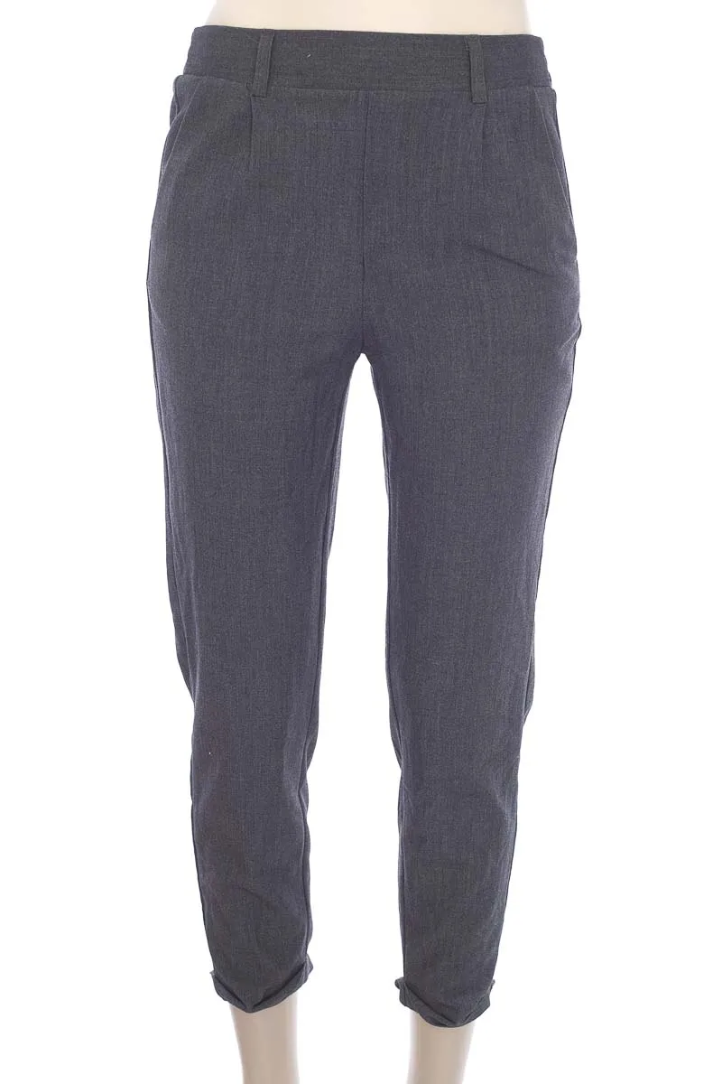 PANTALóN COLOR GRIS  STRADIVARIUS