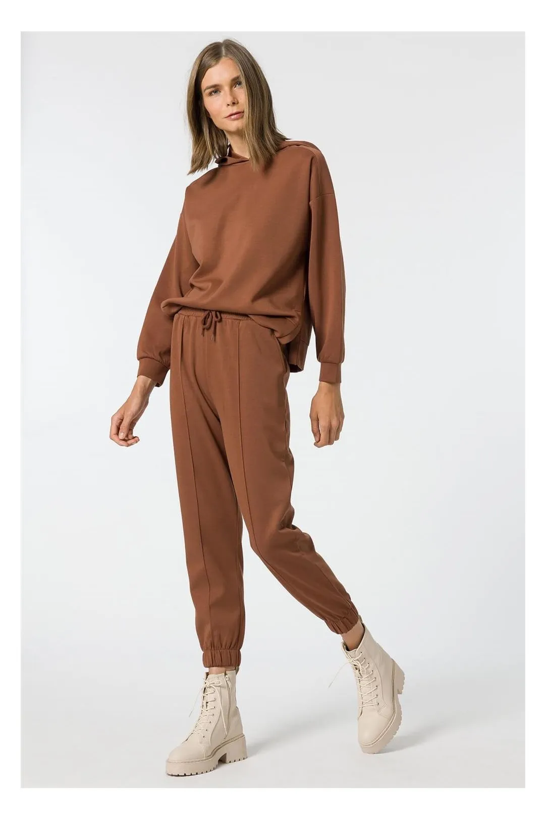 Pantalón jogger Milka chocolate