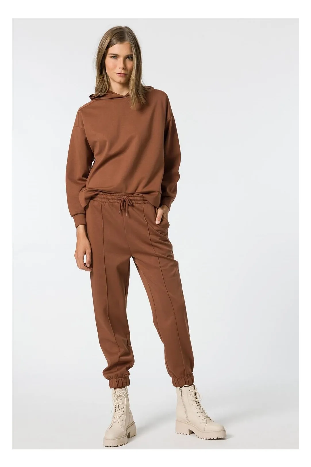 Pantalón jogger Milka chocolate