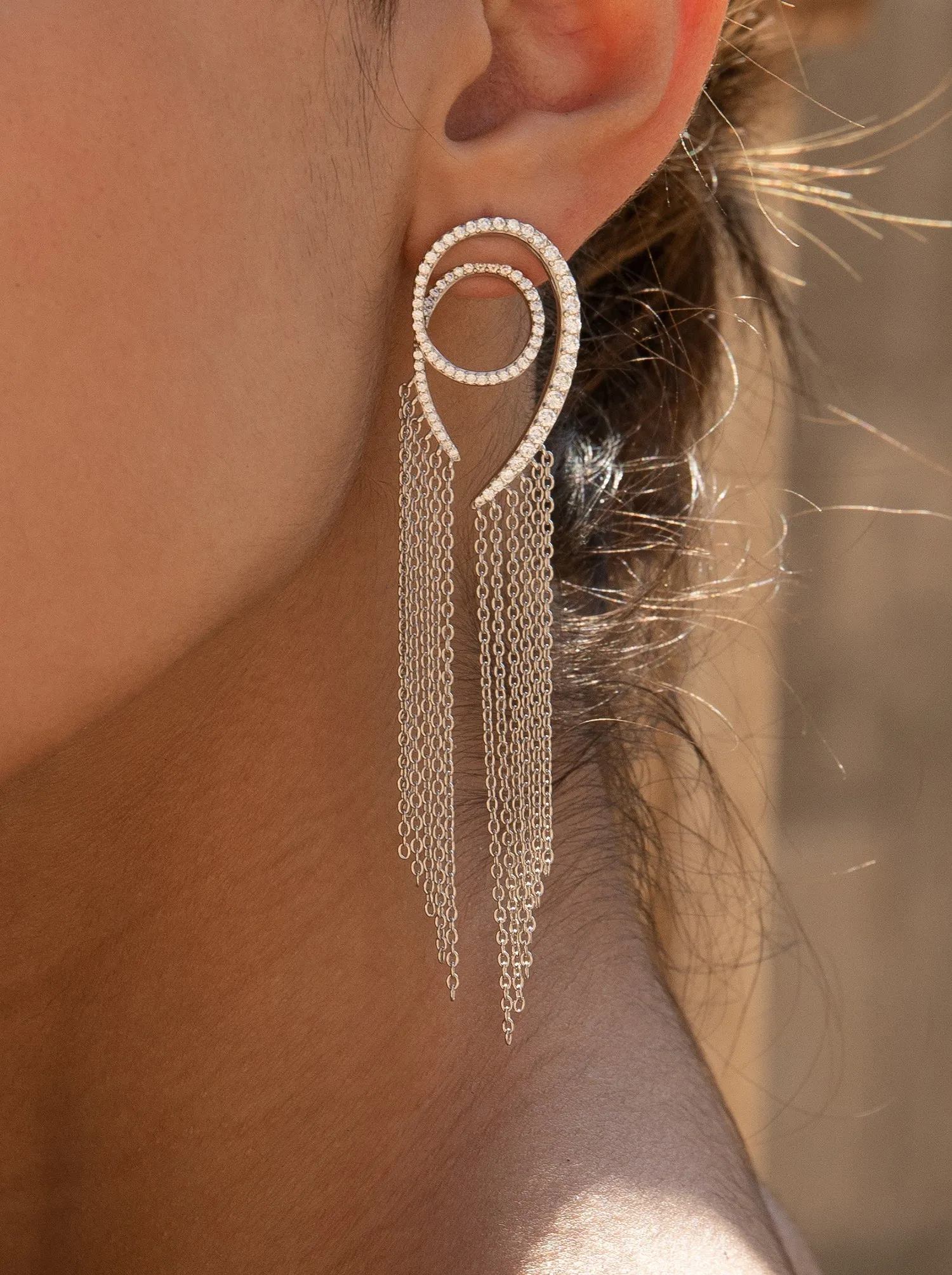 Pendientes largos diseo cortina de cadenas y circonitas