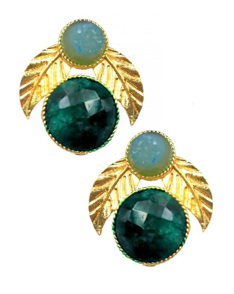PENDIENTES PEQUEÑOS PARA BODA CON HOJITAS DORADAS Y PIEDRA VERDE