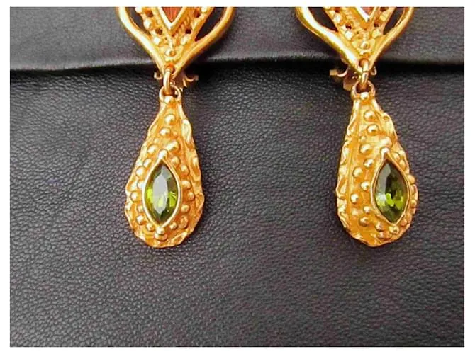 PENDIENTES VINTAGE CHRISTIAN LACROIX 1980 CHAPADOS EN ORO CON CRISTALES VERDENARANJA DE CLIP DORADO 