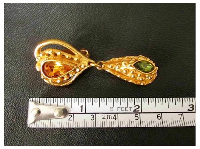 PENDIENTES VINTAGE CHRISTIAN LACROIX 1980 CHAPADOS EN ORO CON CRISTALES VERDENARANJA DE CLIP DORADO 