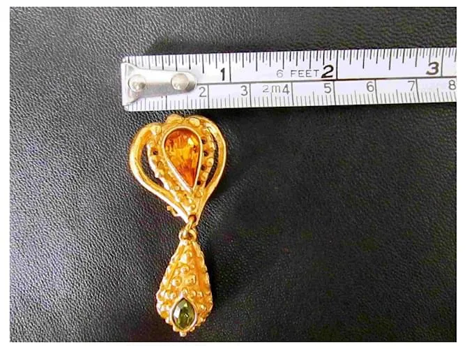 PENDIENTES VINTAGE CHRISTIAN LACROIX 1980 CHAPADOS EN ORO CON CRISTALES VERDENARANJA DE CLIP DORADO 