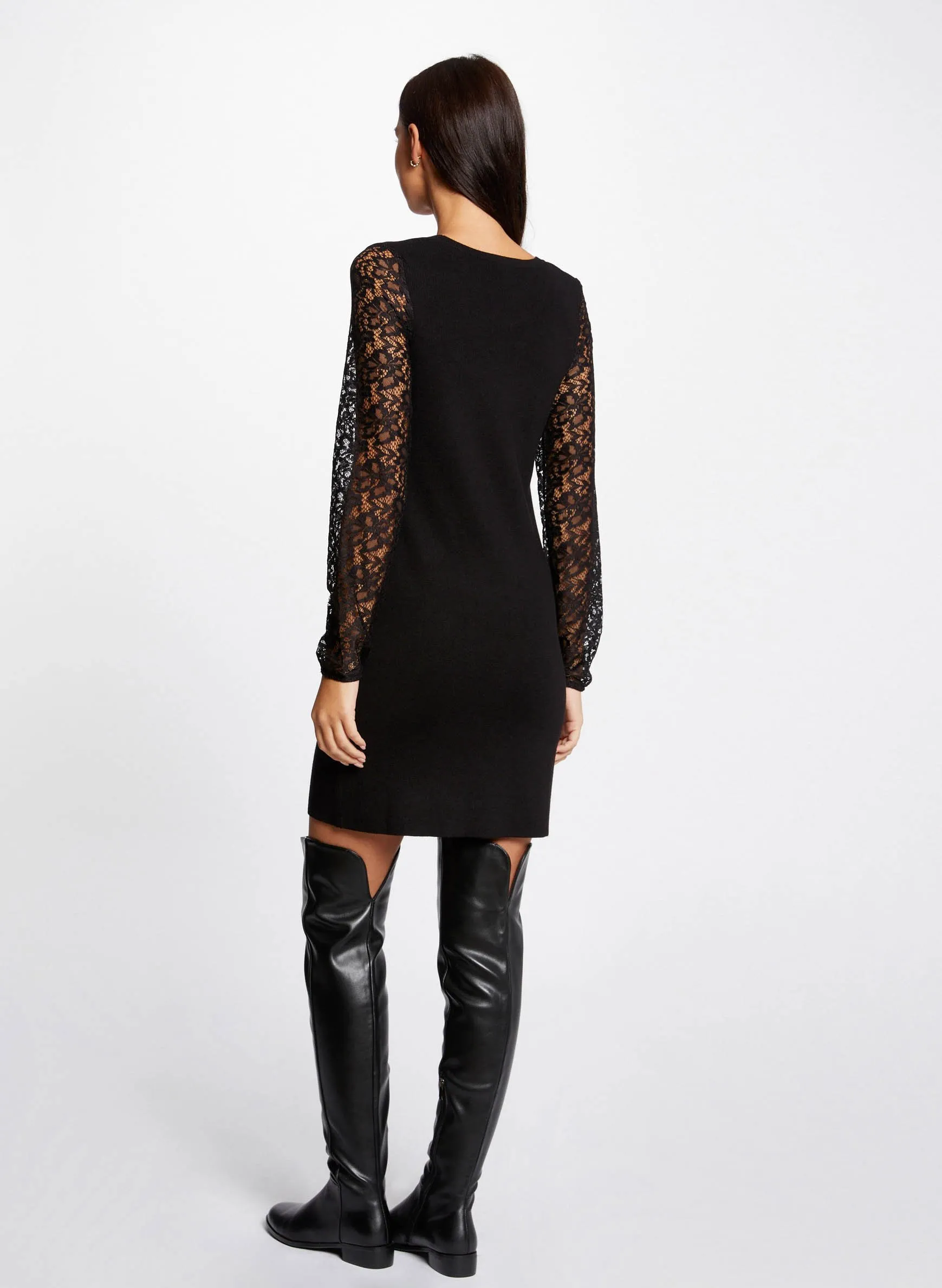 RMPOLI  VESTIDO CORTO TIPO JERSEY AJUSTADO CON CUELLO REDONDO EN NEGRO