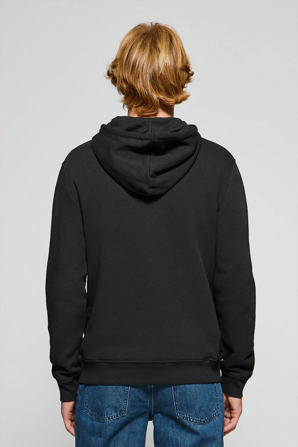Sudadera negra de capucha y bolsillos con logo bordado Rigby Go