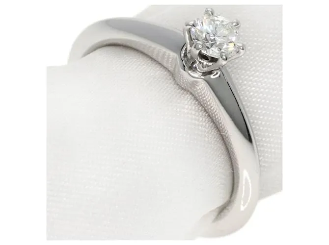 Tiffany & Co Anillo de diamante solitario Tiffany con borde afilado 