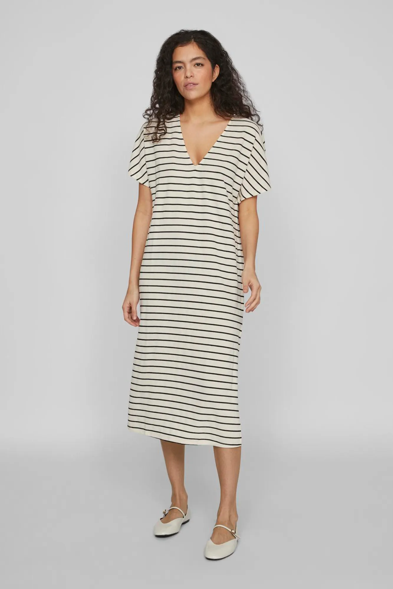 Vila Vestido midi de manga corta
