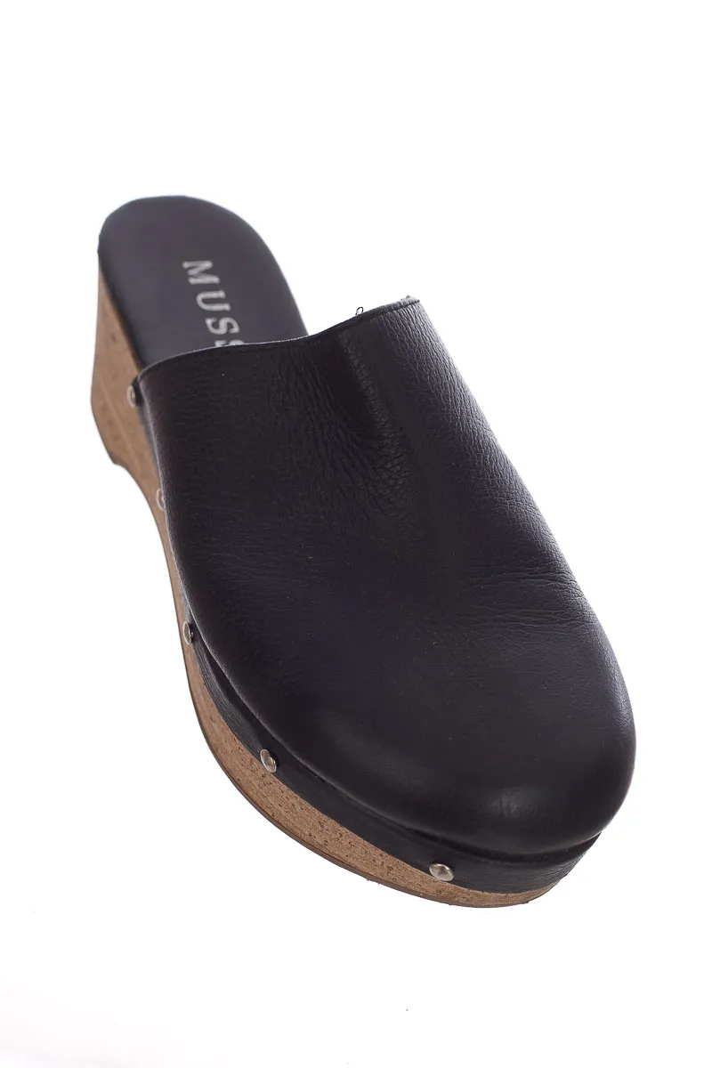 ZAPATOS COLOR NEGRO  MUSSI